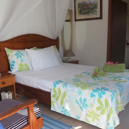 Garden Hut Apartment Victoria Bagian luar foto