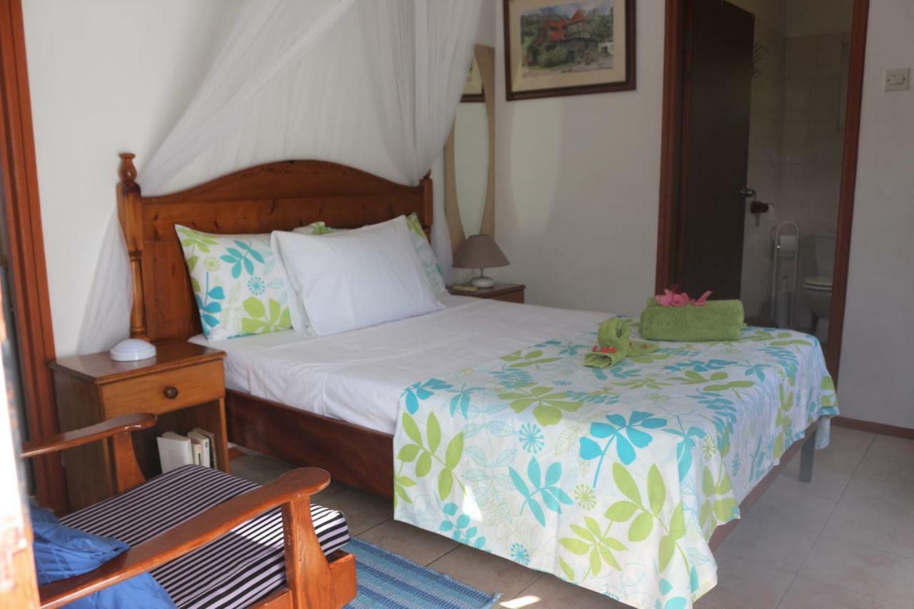 Garden Hut Apartment Victoria Bagian luar foto